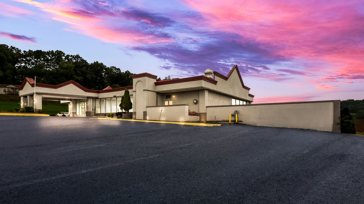 Red Roof Inn New Stanton Exterior