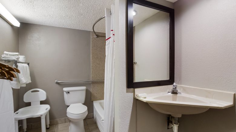 <b>Red Roof Inn New Stanton Room</b>. Images powered by <a href="https://www.leonardoworldwide.com/" title="Leonardo Worldwide" target="_blank">Leonardo</a>.