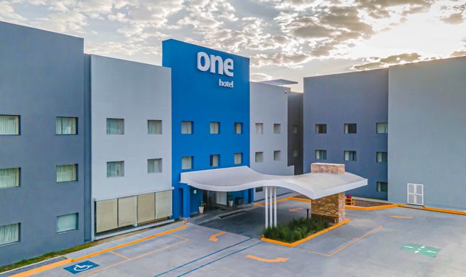 One Saltillo Aeropuerto Exterior