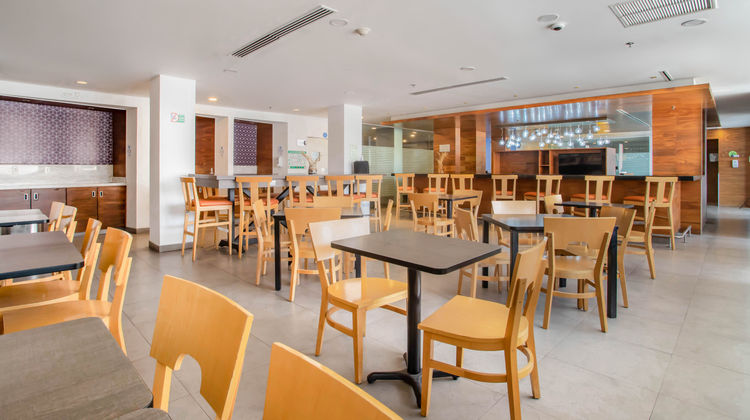 One Saltillo Aeropuerto Restaurant