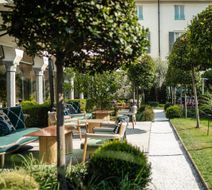 Four Seasons Hotel Milano Exterior