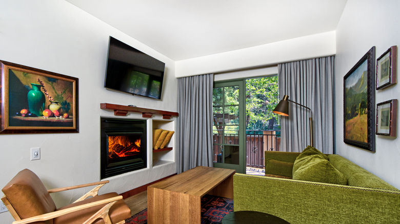 <b>Hotel Los Gatos Suite</b>. Images powered by <a href="https://www.leonardoworldwide.com/" title="Leonardo Worldwide" target="_blank">Leonardo</a>.