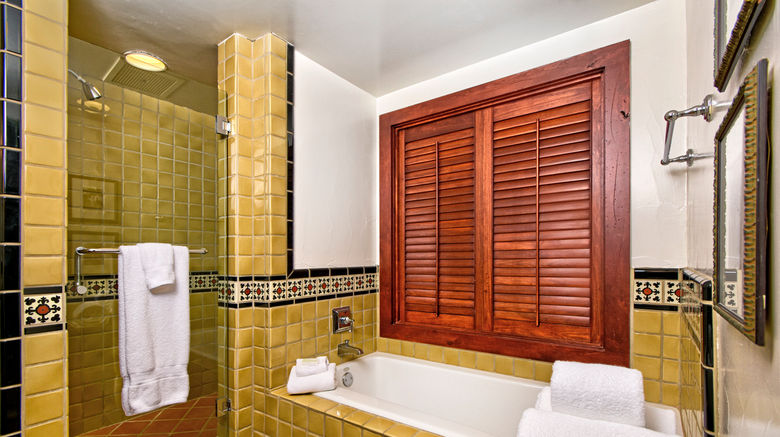 <b>Hotel Los Gatos Room</b>. Images powered by <a href="https://www.leonardoworldwide.com/" title="Leonardo Worldwide" target="_blank">Leonardo</a>.