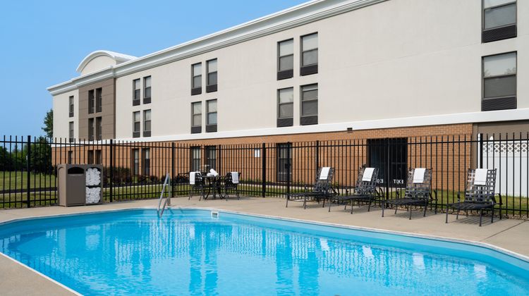 Holiday Inn Express Plainfield Pool