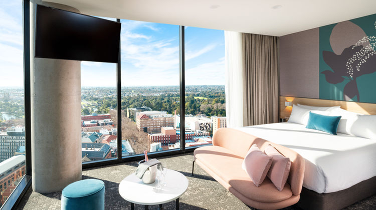 Crowne Plaza Adelaide Suite