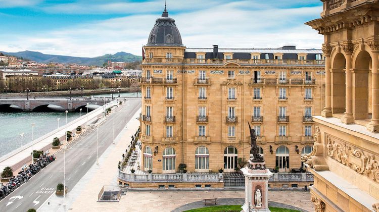 Hotel Maria Cristina, Luxury Collection Exterior