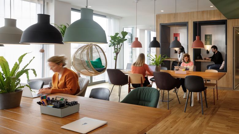 <b>Zoku Paris Meeting</b>. Images powered by <a href="https://www.leonardoworldwide.com/" title="Leonardo Worldwide" target="_blank">Leonardo</a>.
