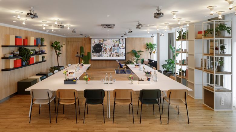 <b>Zoku Paris Lobby</b>. Images powered by <a href="https://www.leonardoworldwide.com/" title="Leonardo Worldwide" target="_blank">Leonardo</a>.