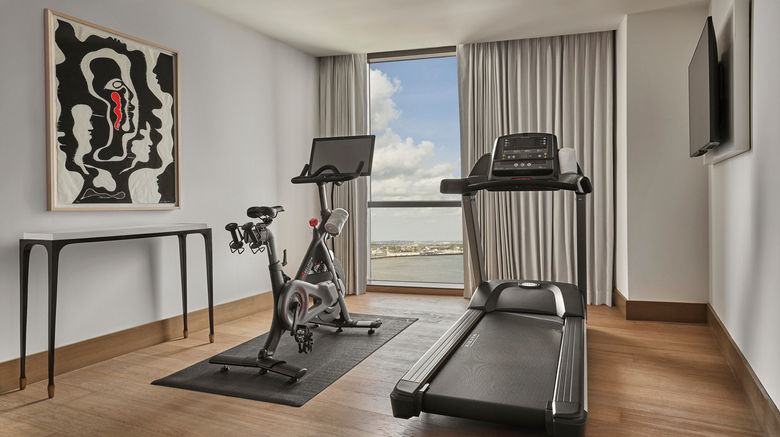 <b>Four Seasons Hotel New Orleans Suite</b>. Images powered by <a href="https://www.leonardoworldwide.com/" title="Leonardo Worldwide" target="_blank">Leonardo</a>.