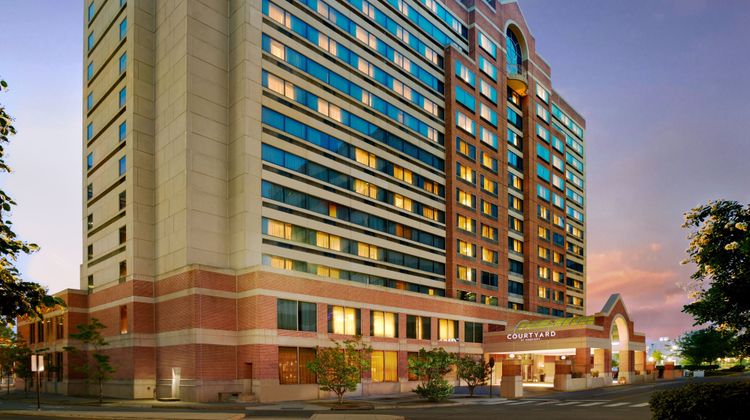 Courtyard by Marriott Crystal City Exterior