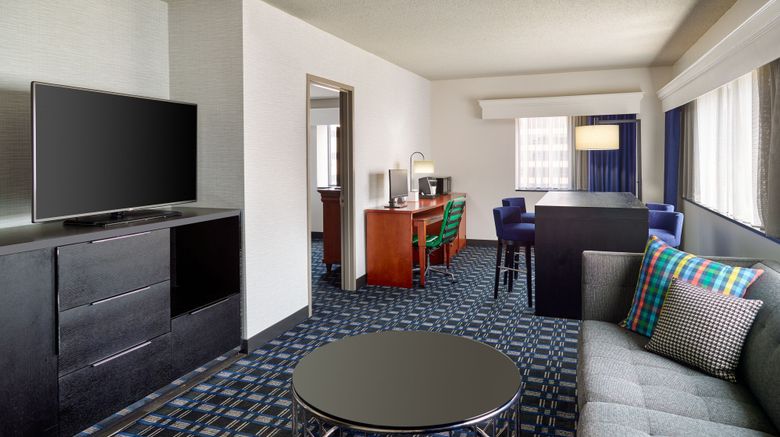 <b>Courtyard by Marriott Crystal City Room</b>. Images powered by <a href="https://www.leonardoworldwide.com/" title="Leonardo Worldwide" target="_blank">Leonardo</a>.