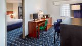 Courtyard by Marriott Crystal City Suite