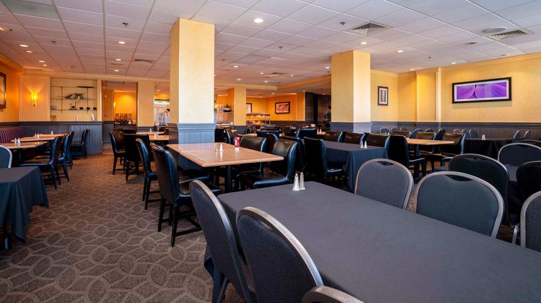 <b>Sandman Hotel Montreal-Longueuil Restaurant</b>. Images powered by <a href="https://www.leonardoworldwide.com/" title="Leonardo Worldwide" target="_blank">Leonardo</a>.