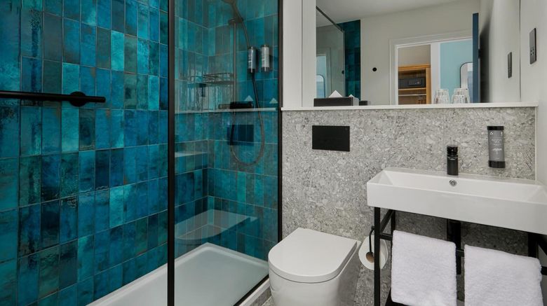 <b>Waterford Marina Hotel Room</b>. Images powered by <a href="https://www.leonardoworldwide.com/" title="Leonardo Worldwide" target="_blank">Leonardo</a>.