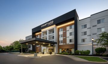 Courtyard by Marriott Edison Woodbridge