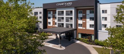 Courtyard by Marriott Edison Woodbridge Exterior