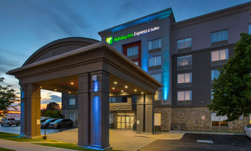 Holiday Inn Express Hotel & Sts Kingston