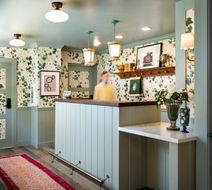Le Petit Pali at 8th Ave Lobby