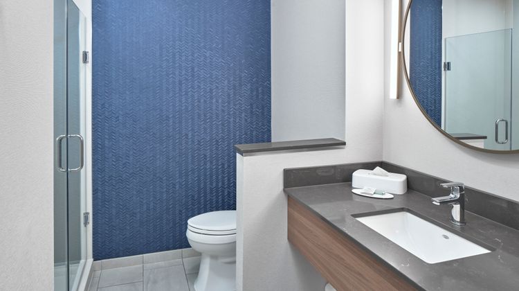 Fairfield Inn & Suites Penticton Room