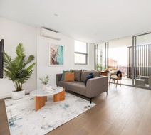 Urban Rest - Azure Apartments Bondi Room