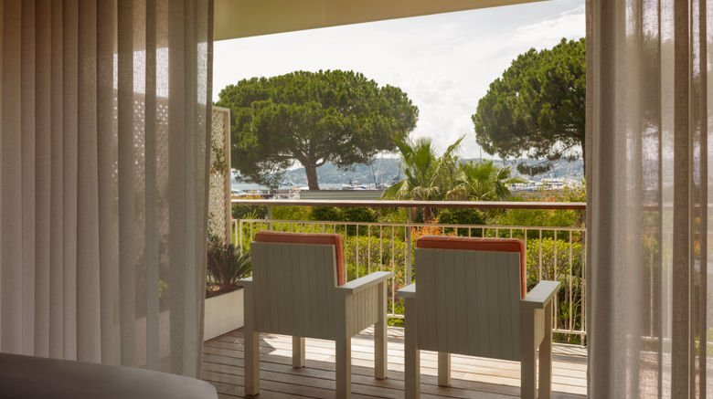 <b>Cap d'Antibes Beach Hotel Room</b>. Images powered by <a href="https://www.leonardoworldwide.com/" title="Leonardo Worldwide" target="_blank">Leonardo</a>.