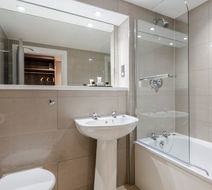 Hogs Back Hotel and Spa Room