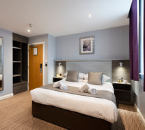 Hogs Back Hotel and Spa Room