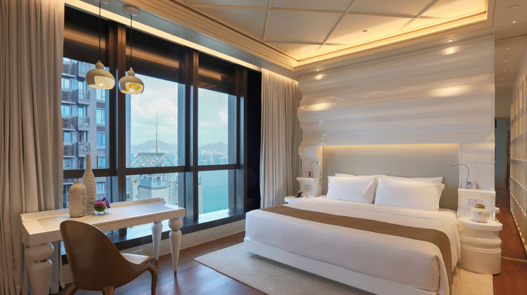 Mira Moon Hotel Hong Kong, a Design Htl Suite