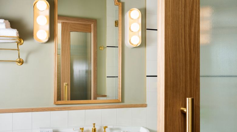 <b>Palihouse Hyde Park Village Room</b>. Images powered by <a href="https://www.leonardoworldwide.com/" title="Leonardo Worldwide" target="_blank">Leonardo</a>.