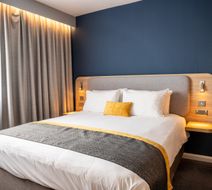 Knowsley Inn & Lounge Room