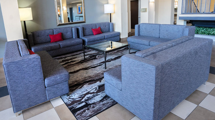 Atrium Hotel & Suites DFW Airport South Lobby