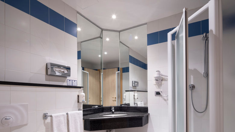 <b>Holiday Inn Express Parma Room</b>. Images powered by <a href="https://www.leonardoworldwide.com/" title="Leonardo Worldwide" target="_blank">Leonardo</a>.