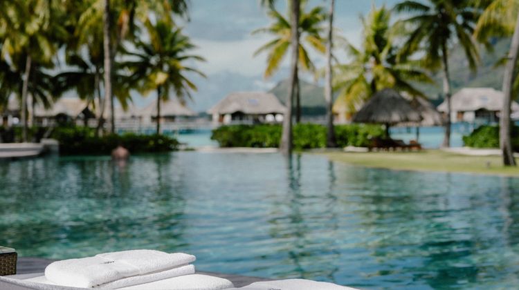 Four Seasons Resort Bora Bora Pool