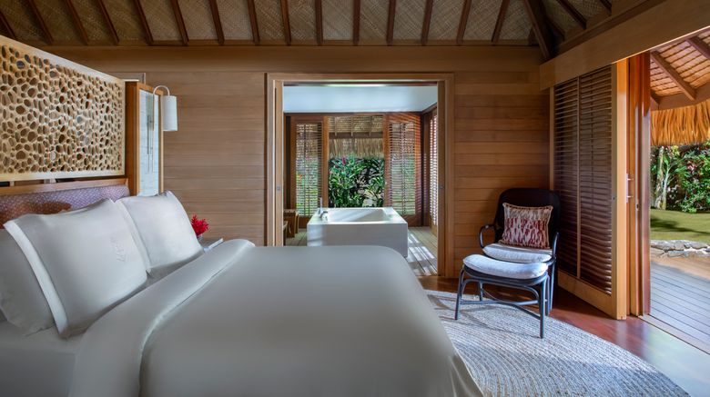 <b>Four Seasons Resort Bora Bora Suite</b>. Images powered by <a href="https://www.leonardoworldwide.com/" title="Leonardo Worldwide" target="_blank">Leonardo</a>.