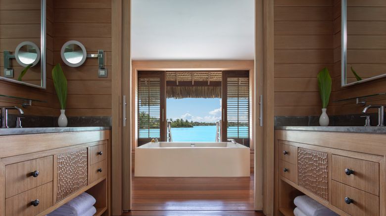<b>Four Seasons Resort Bora Bora Room</b>. Images powered by <a href="https://www.leonardoworldwide.com/" title="Leonardo Worldwide" target="_blank">Leonardo</a>.