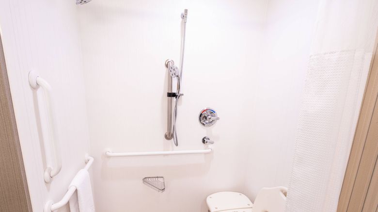 <b>Courtyard Largo Capital Beltway Room</b>. Images powered by <a href="https://www.leonardoworldwide.com/" title="Leonardo Worldwide" target="_blank">Leonardo</a>.