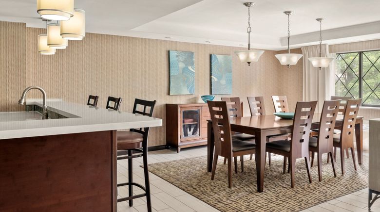 <b>Sheraton Nashua Suite</b>. Images powered by <a href="https://www.leonardoworldwide.com/" title="Leonardo Worldwide" target="_blank">Leonardo</a>.
