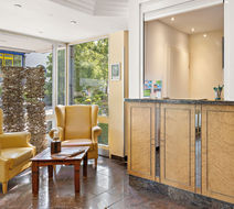 Styles Hotel Unterfohring Lobby