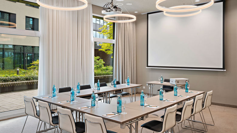 <b>Hey Lou Hotel Meeting</b>. Images powered by <a href="https://www.leonardoworldwide.com/" title="Leonardo Worldwide" target="_blank">Leonardo</a>.