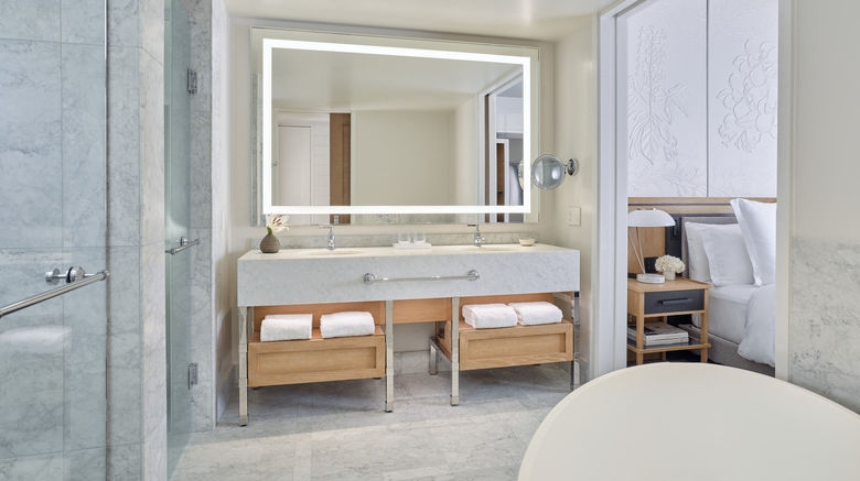 <b>Four Seasons Hotel New Orleans Room</b>. Images powered by <a href="https://www.leonardoworldwide.com/" title="Leonardo Worldwide" target="_blank">Leonardo</a>.