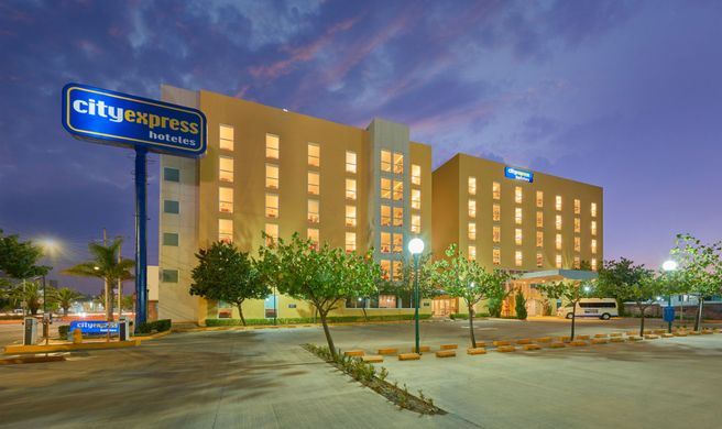 City Express by Marriott Irapuato Norte Exterior
