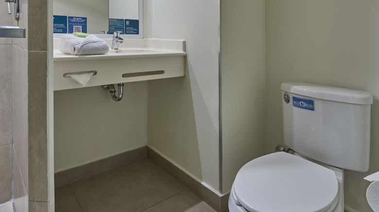 <b>City Express Junior by Marriott Finsa Room</b>. Images powered by <a href="https://www.leonardoworldwide.com/" title="Leonardo Worldwide" target="_blank">Leonardo</a>.