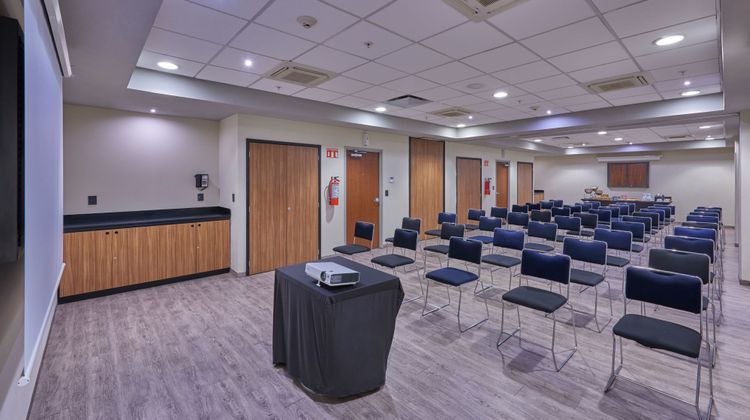 City Express by Marriott Salamanca Meeting