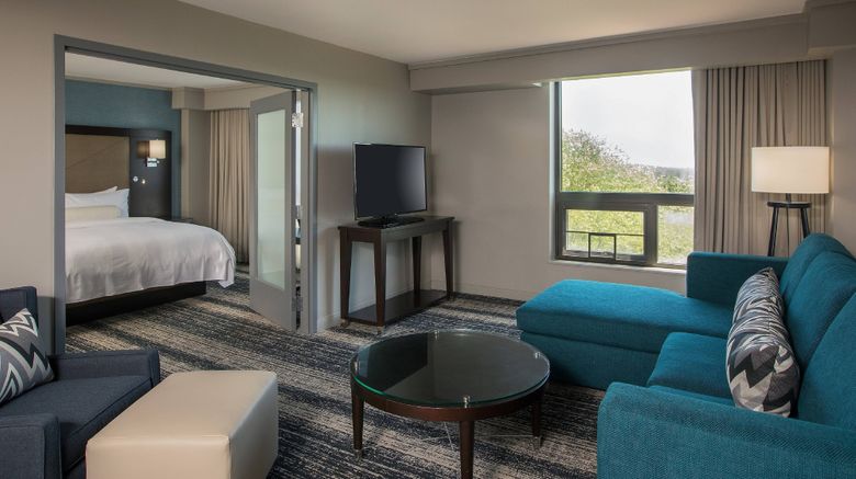 <b>Boston Marriott Burlington Suite</b>. Images powered by <a href="https://www.leonardoworldwide.com/" title="Leonardo Worldwide" target="_blank">Leonardo</a>.