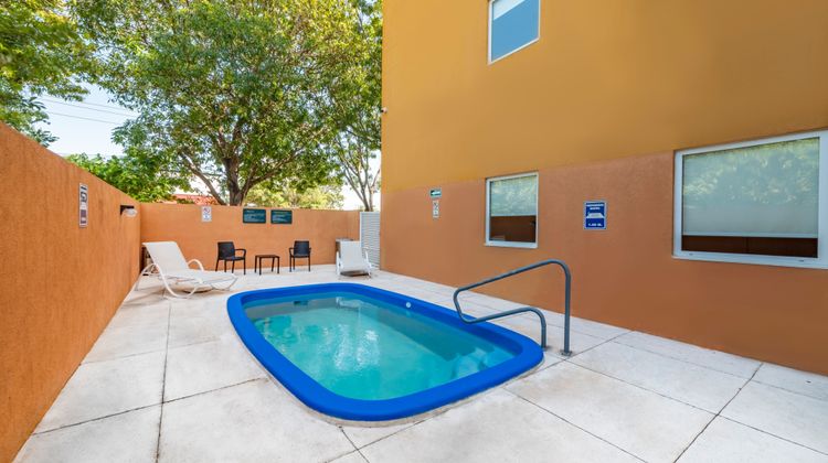 City Express Junior by Marriott Airport Pool