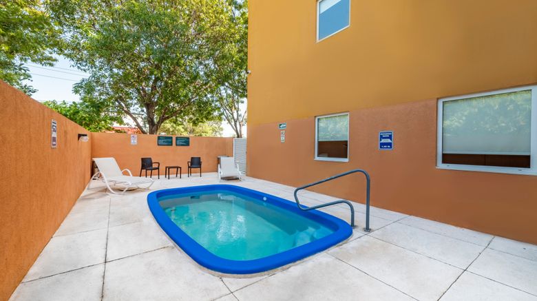 <b>City Express Junior by Marriott Airport Pool</b>. Images powered by <a href="https://www.leonardoworldwide.com/" title="Leonardo Worldwide" target="_blank">Leonardo</a>.