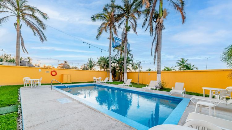 City Express by Marriott Pool