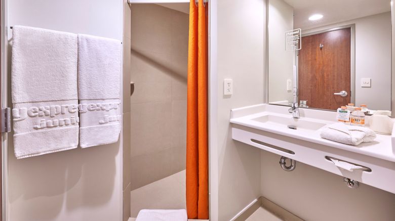 <b>City Express Junior by Marriott Room</b>. Images powered by <a href="https://www.leonardoworldwide.com/" title="Leonardo Worldwide" target="_blank">Leonardo</a>.