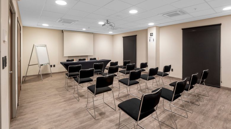 <b>City Express Plus by Marriott Palomar Meeting</b>. Images powered by <a href="https://www.leonardoworldwide.com/" title="Leonardo Worldwide" target="_blank">Leonardo</a>.
