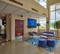 City Express by Marriott Lobby
